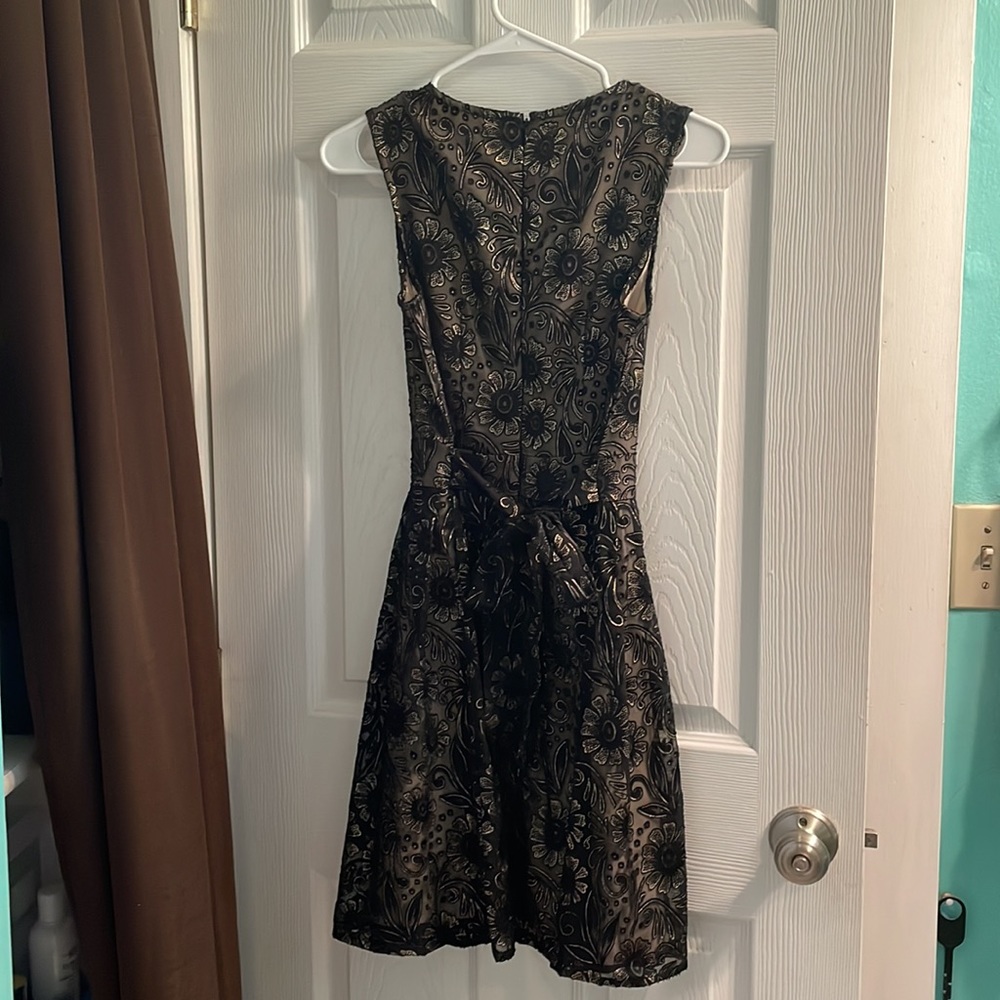 Flower Yumi Dress - Picture 4 of 5